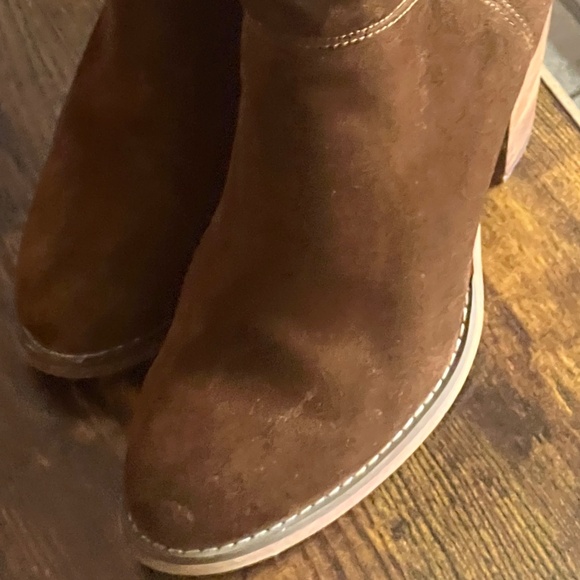 BROWN SUADE BOOTIES - Picture 4 of 4